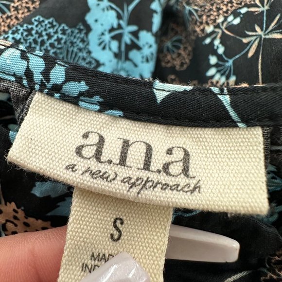 Brand New!! a.n.a a new approach Floral Dress Puffy Short Sleeves Small MSRP $60 - Picture 3 of 14